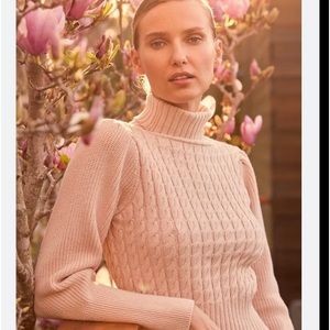 Hannah sweater, Misa los Angeles